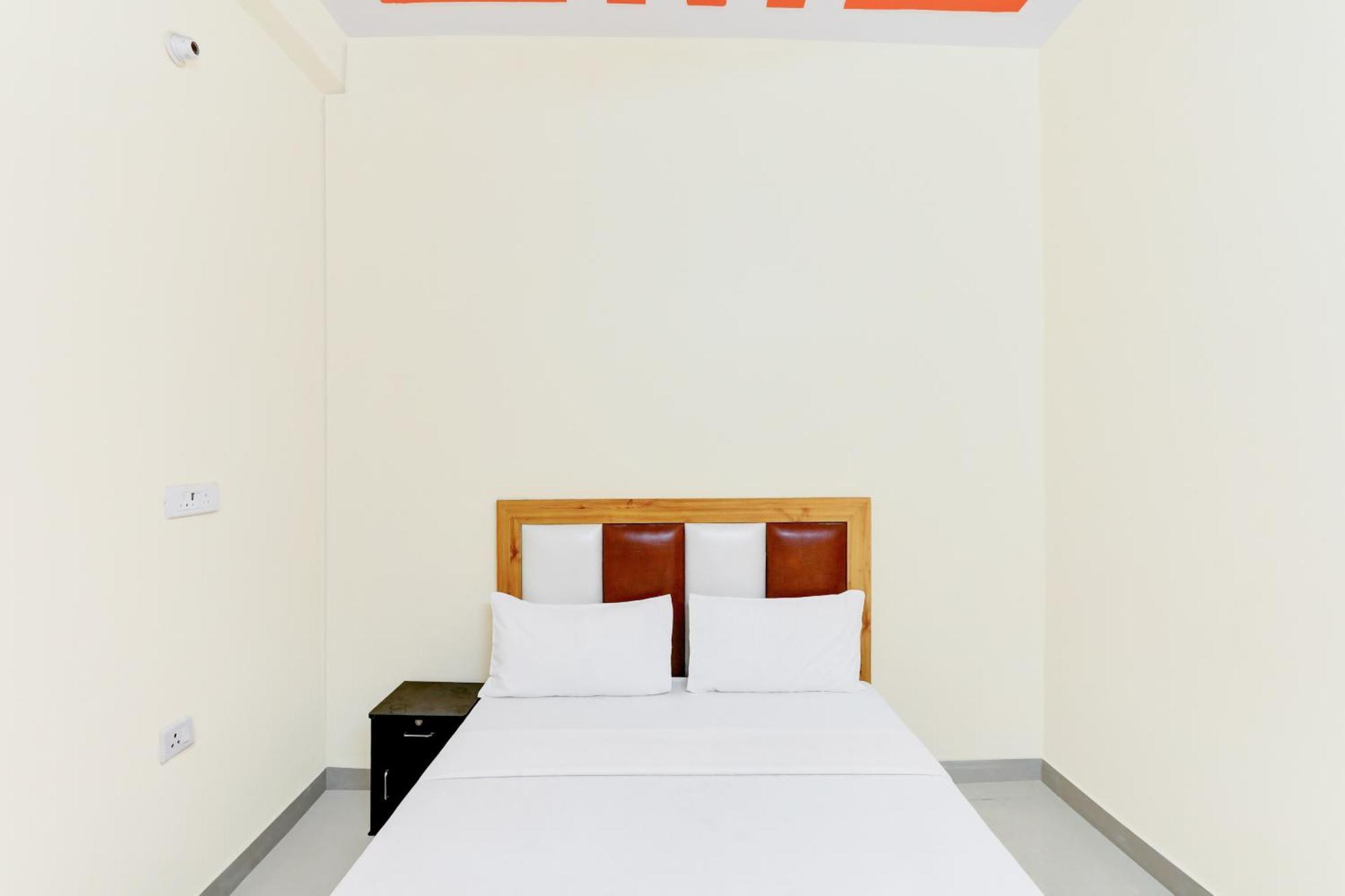 Hotel O Blu Moon Ghaziabad Exterior photo